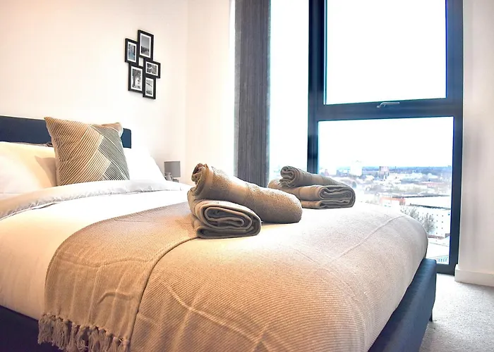 2 Bedroom Luxury Penthouse Birmingham City Centre! Free Parking On Site